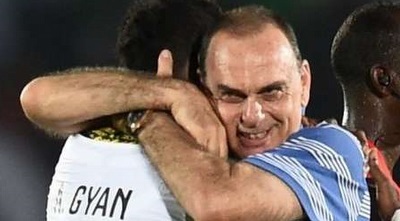 גרנט וג&acute;יאן חוגגים בסיום (מערכת ONE)