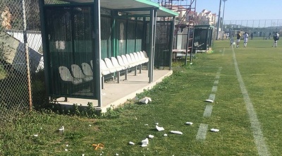 ספסל אשדוד בסיום משחק הנוער  (מערכת ONE)