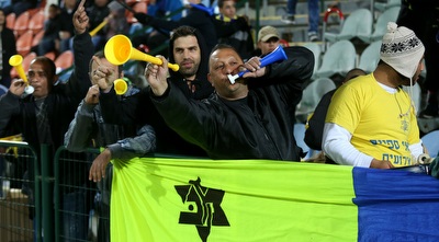 אוהדי מכבי יבנה. רוצים להמשיך כך (רדאד ג´בארה) אוהדי מכבי יבנה. רוצים להמשיך כך (רדאד ג´בארה)