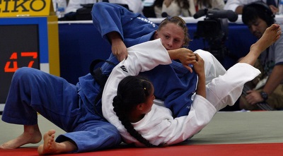 אליס שלזינגר. המסע בזגרב הסתיים מול אלופת העולם (רויטרס)