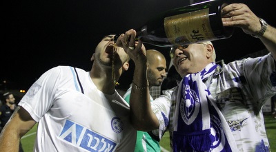 שמפניות בחגיגה של אשקלון (יניב גונן) שמפניות בחגיגה של אשקלון (יניב גונן)