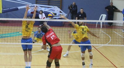 דוס סנטוס מנחית (עמית מצפה)