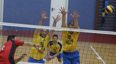 סוקולוב ושחר עולים לחסימה (עמית מצפה)