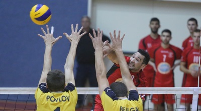 פינקלשטיין מנחית (עמית מצפה)