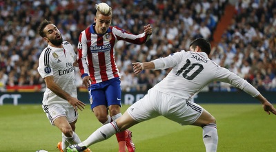 חאמס וקרבחאל מנסים לעצור את גרייזמן (רויטרס)