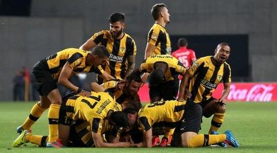 יש ערימה של חבר´ה על הדשא. והם מוכשרים (רדאד ג´בארה)