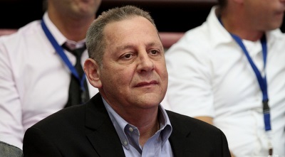 יגאל כרמי. הביע צער (שי לוי)