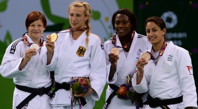 ירדן גר´בי עם הזוכות (הוועד האולימפי) 