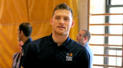 מקל. רוצ&acute;סטי התייעץ איתו במקום עם המשפחה היהודיה שלו (משה חרמון)