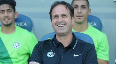 רוני לוי מחויך. שמר על קור רוח (עמרי שטיין) רוני לוי מחויך. שמר על קור רוח (עמרי שטיין)