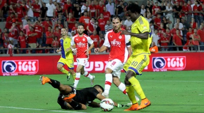 איגייבור עובר את הרוש (יניב גונן)