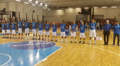 שחקני הנבחרת לפני המשחק (איגוד הכדורסל) (מערכת ONE) שחקני הנבחרת לפני המשחק (איגוד הכדורסל) (מערכת ONE)