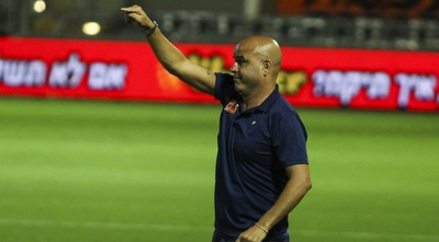 יוסי אבוקסיס (איתי כהן)