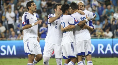 שחקני ישראל חוגגים. יחגגו גם בקארדיף? (איתי כהן)