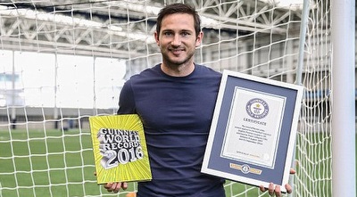 למפארד עם התעודה של שיאי גינס (מערכת ONE)