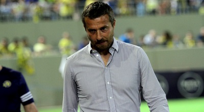 סלבישה יוקאנוביץ´. שחקן פוקר חלש (יניב גונן) סלבישה יוקאנוביץ´. שחקן פוקר חלש (יניב גונן)