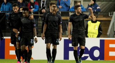 פיליפ דורדביץ´ ושחקני לאציו חוגגים. האיטלקים עם רגל וחצי בשלב הבא (רויטרס) פיליפ דורדביץ´ ושחקני לאציו חוגגים. האיטלקים עם רגל וחצי בשלב הבא (רויטרס)