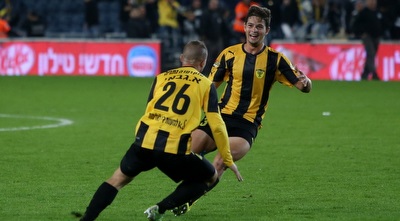 אלעד גבאי חוגג עם דוד קלטינס (אורן בן חקון)