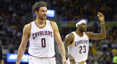 לאב עם לברון. כל החיצים לעבר הפורוורד (רויטרס)