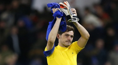 איקר קסיאס מודה לקהל (רויטרס)