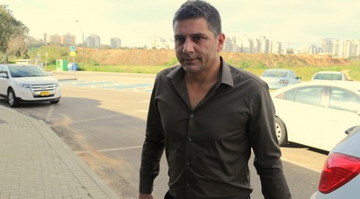 דורון אוסידון. בא כדי להציל את המועדון (אחמד מוררה)