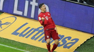 לבנדובסקי חוגג