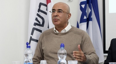 איציק לארי (רדאד ג&acute;בארה)