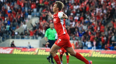 ארון שוינפלד חוגג (איתי כהן)