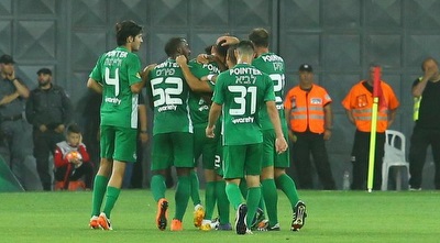 שחקני מכבי חיפה חוגגים (מרטין גוטדאמק)