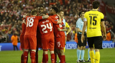 שחקני ליברפול חוגגים, מאטס הומלס מאוכזב (רויטרס)