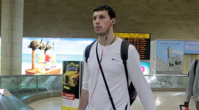 פלאניניץ&acute;. פגש את מזרחי בשדה התעופה בברלין (יניב גונן)