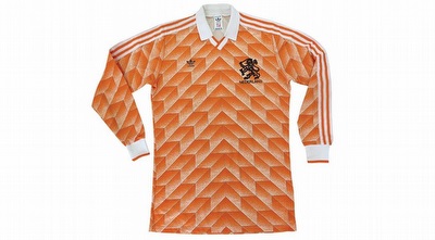 הולנד 1988. התלתלים של חוליט, הוולה של ואן באסטן (Mail Online)