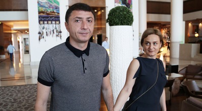 שוטה ארבלדזה עם אישתו (רדאד ג´בארה) שוטה ארבלדזה עם אישתו (רדאד ג´בארה)