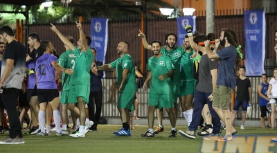 אדלר חומסקי חוגגים העפלה לגמר אדלר חומסקי חוגגים העפלה לגמר
