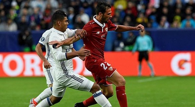 קאסמירו מאחורי פרנקו ואסקס קאסמירו מאחורי פרנקו ואסקס