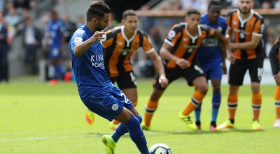 ריאד מחרז בועט (רויטרס)