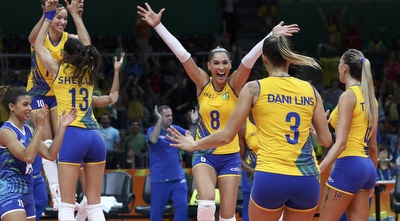 נבחרת ברזיל חוגגת ניצחון (רויטרס)