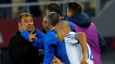 אלישע לוי חוגג ניצחון בכורה (רויטרס)