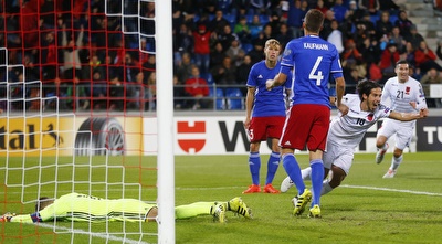 הגנת ליכטנשטיין מאוכזבת מול אלבניה (רויטרס) הגנת ליכטנשטיין מאוכזבת מול אלבניה (רויטרס)