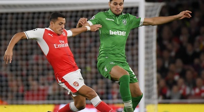 אלכסיס סאנצ&acute;ס מול לואיס פאלומינו (רויטרס)