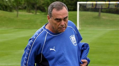 אברהם גרנט. הכין את השחקנים לאווירה בלנסדאון רואד (אלי גבעוני) (ONE)