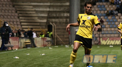 איתי שכטר במדי נתניה. גם שכטר לא עזר מול חיפה בגביע (ONE)