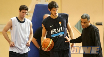 עומרי כספי רוני בוסני - גבע תלם (ONE) עומרי כספי רוני בוסני - גבע תלם (ONE)