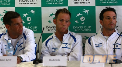 רן, סלע והראל לוי (ניר בוקסנבאום)