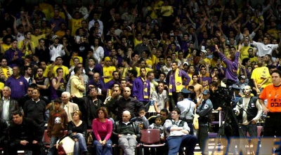 חגיגות באולם הפחים (ניר בוקסנבאום)