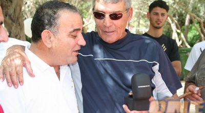 לופא קדוש עם הבעלים יוסי סאסי. לא רצה להגיב (גיא בן זיו) לופא קדוש עם הבעלים יוסי סאסי. לא רצה להגיב (גיא בן זיו)