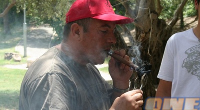 שלום עליכם והסיגר (גיא בן זיו) שלום עליכם והסיגר (גיא בן זיו)