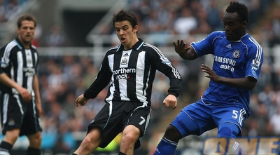 ג´ואי ברטון. הולווי: &qout;מקנאים בו כי יש לו תחת יפה ובלי צלוליטיס&qout; (GettyImages)