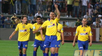 אבי נמני. דוגמא נדירה לשחקן עבר שמקבל כבוד (אור שפונדר)