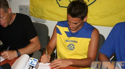 מאור בוזגלו חותם במכבי ת